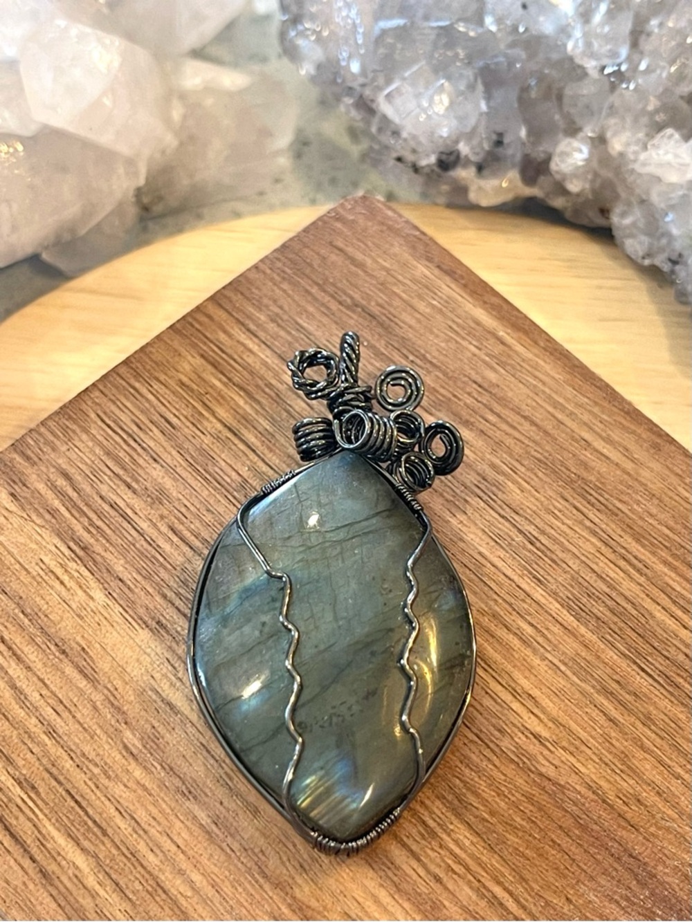 🌑Gun Metal Wire Wrapped Rainbow Labradorite Artisan Pendant🌑 - Picture 2 of 5